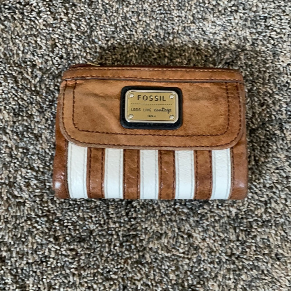 Fossil Emory Long Live Vintage Tri-Fold Wallet
